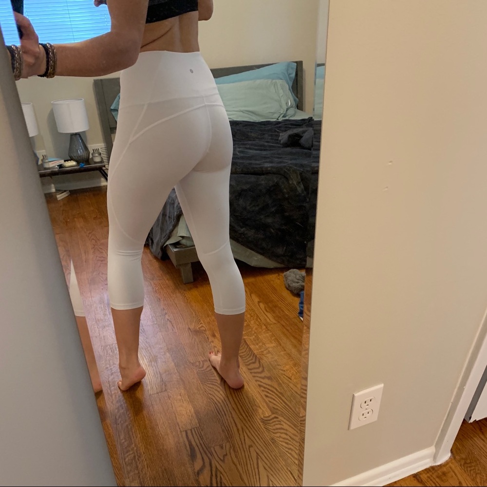Layer8 White High Waisted 3/4 Length Capri Legging